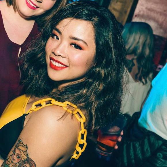 Meet your Posher, Agnes - Picture 1 of 1